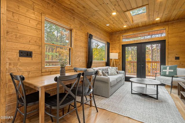 4167 Chamberlain Lane, Sevierville, TN 37862