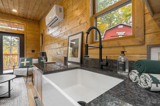 4167 Chamberlain Lane, Sevierville, TN 37862