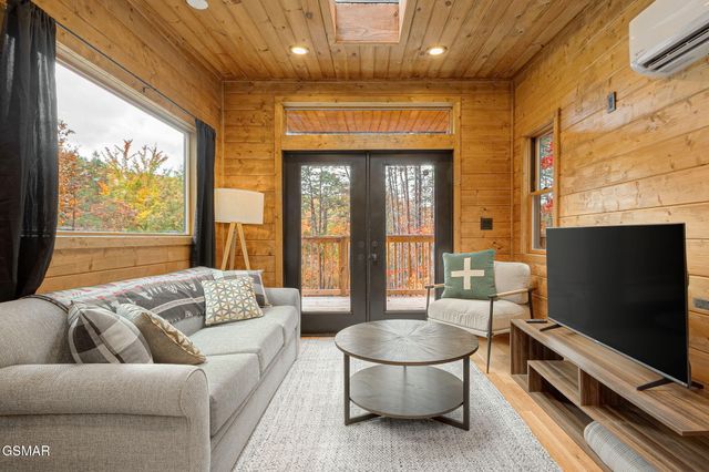 4167 Chamberlain Lane, Sevierville, TN 37862