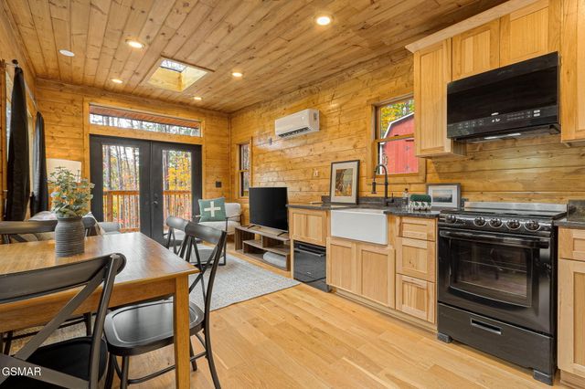 4167 Chamberlain Lane, Sevierville, TN 37862