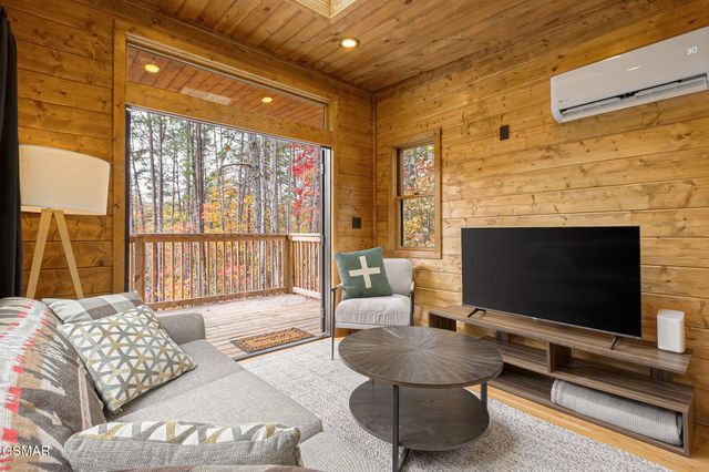 4167 Chamberlain Lane, Sevierville, TN 37862