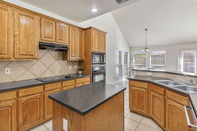 701 Setting Sun Trail, Mckinney, TX 75069