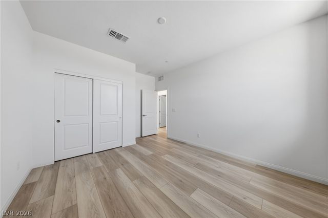 12528 Kings Creek Place, Las Vegas, NV 89138