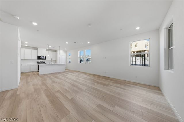 12528 Kings Creek Place, Las Vegas, NV 89138