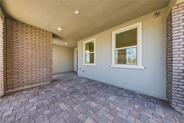 12528 Kings Creek Place, Las Vegas, NV 89138