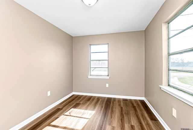 381 Mills Ave, Baton Rouge, LA 70807