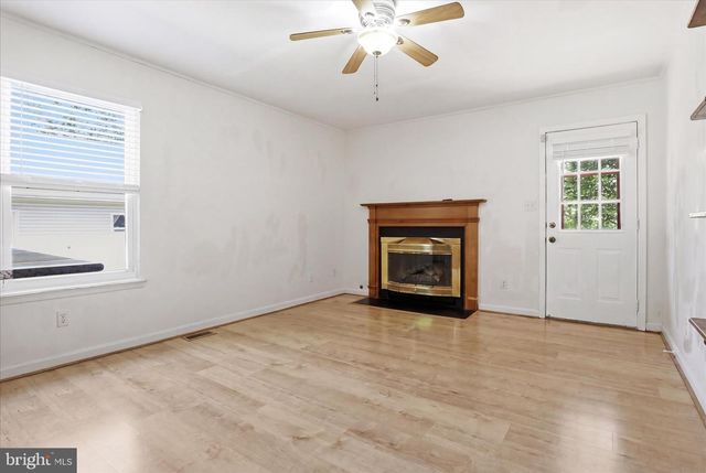 18507 AMIDON AVE, Triangle, VA 22172
