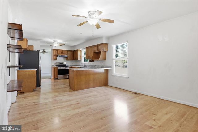 18507 AMIDON AVE, Triangle, VA 22172