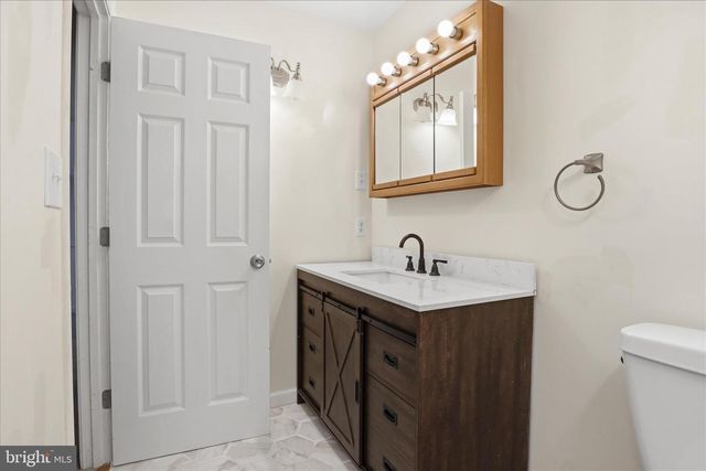 18507 AMIDON AVE, Triangle, VA 22172