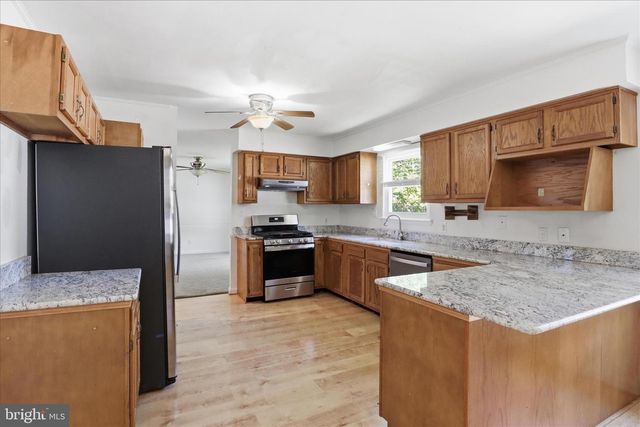 18507 AMIDON AVE, Triangle, VA 22172