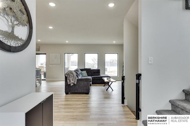 20802 Hartman Avenue, Omaha, NE 68022