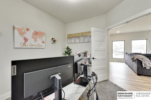 20802 Hartman Avenue, Omaha, NE 68022