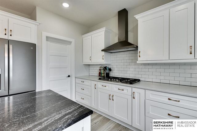 20802 Hartman Avenue, Omaha, NE 68022