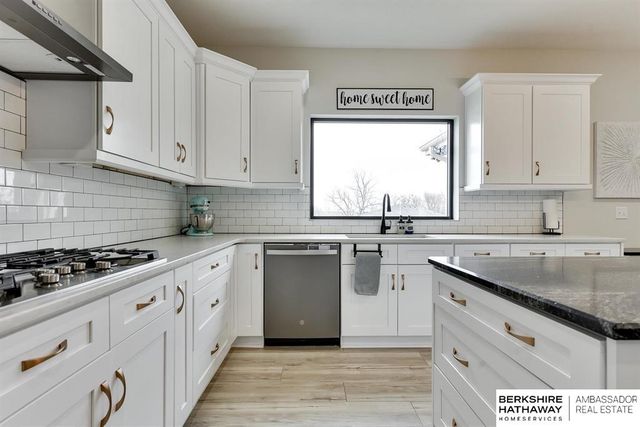 20802 Hartman Avenue, Omaha, NE 68022