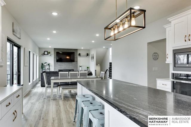 20802 Hartman Avenue, Omaha, NE 68022