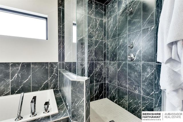 20802 Hartman Avenue, Omaha, NE 68022