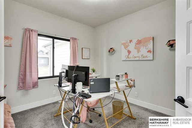 20802 Hartman Avenue, Omaha, NE 68022