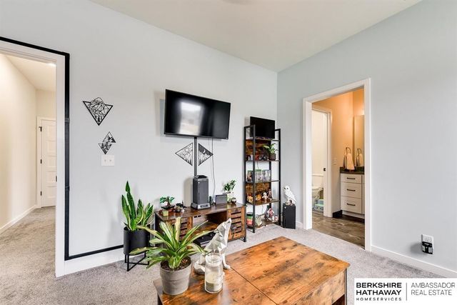 20802 Hartman Avenue, Omaha, NE 68022