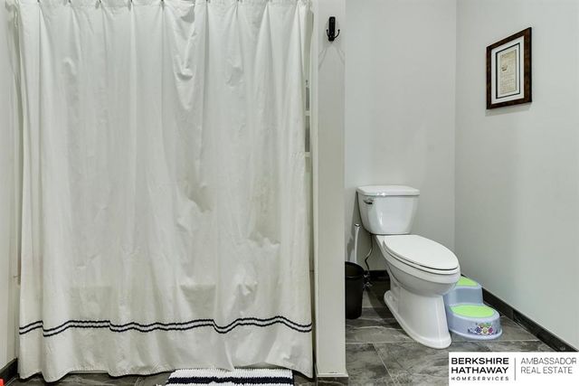 20802 Hartman Avenue, Omaha, NE 68022