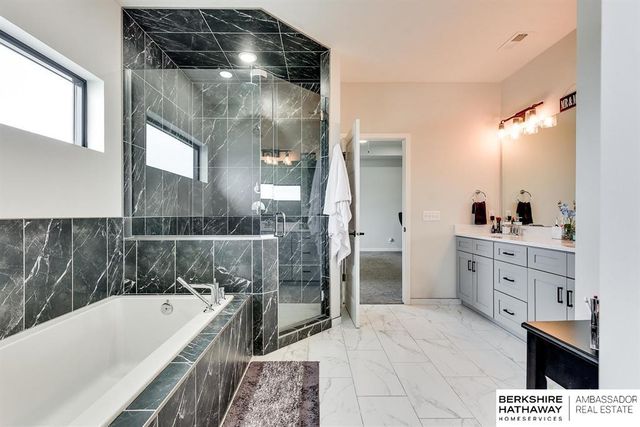 20802 Hartman Avenue, Omaha, NE 68022