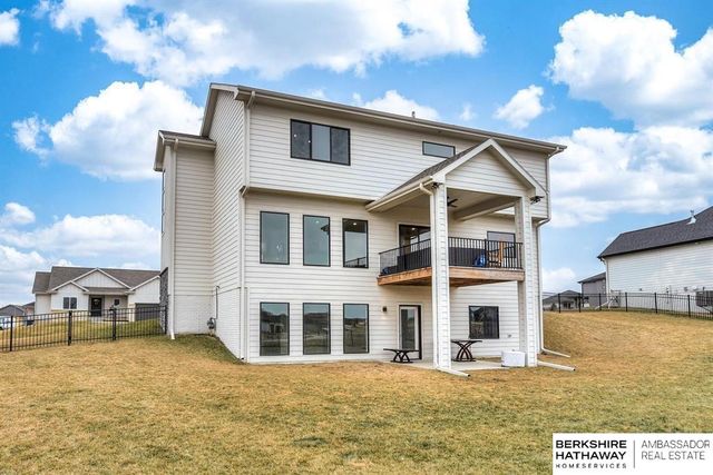 20802 Hartman Avenue, Omaha, NE 68022