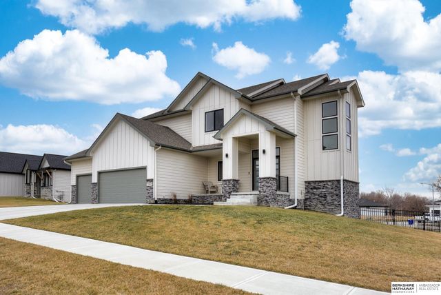 20802 Hartman Avenue, Omaha, NE 68022