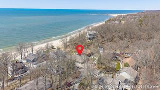 6700 Ratcliff Drive, Laketown Twp, MI 49423