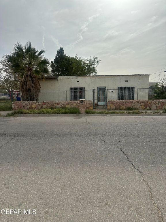241 Lone Star Place, El Paso, TX 79907