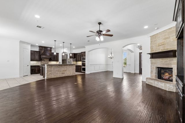 212 W Aurora Vista Trail, Aurora, TX 76078