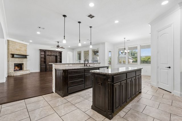 212 W Aurora Vista Trail, Aurora, TX 76078