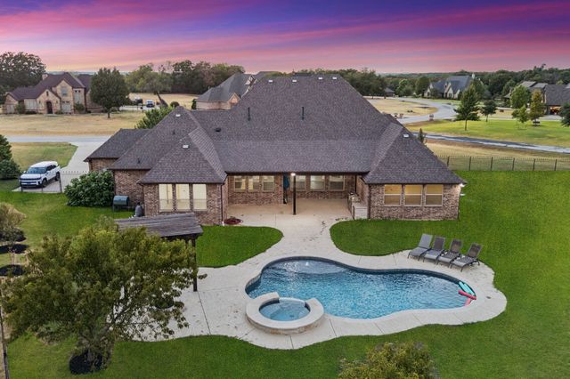 212 W Aurora Vista Trail, Aurora, TX 76078