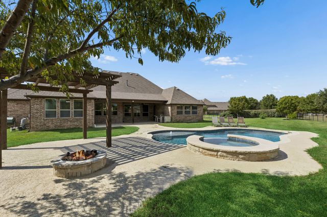 212 W Aurora Vista Trail, Aurora, TX 76078