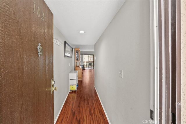 2101 E 21st 102, Signal Hill, CA 90755