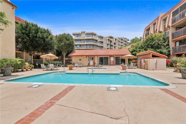 2101 E 21st 102, Signal Hill, CA 90755