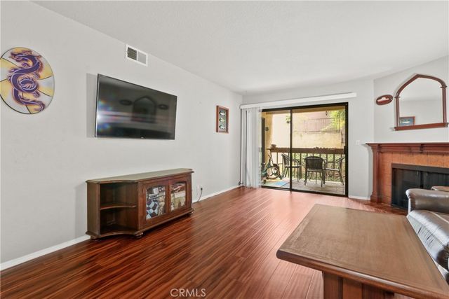 2101 E 21st 102, Signal Hill, CA 90755