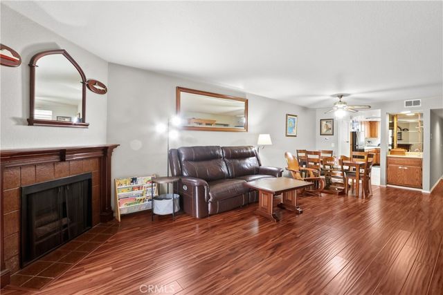 2101 E 21st 102, Signal Hill, CA 90755