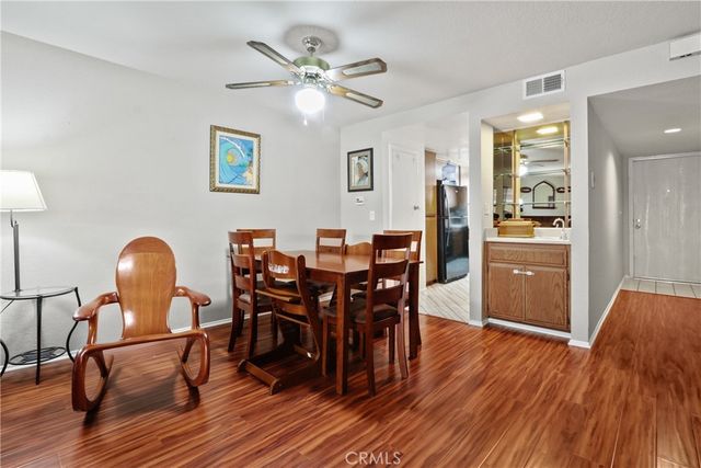 2101 E 21st 102, Signal Hill, CA 90755