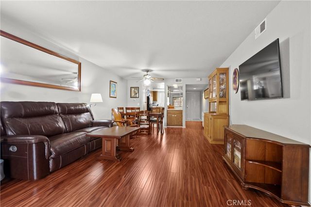 2101 E 21st 102, Signal Hill, CA 90755