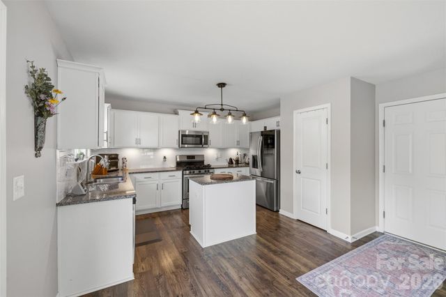 2812 Westbury Court, Dallas, NC 28034
