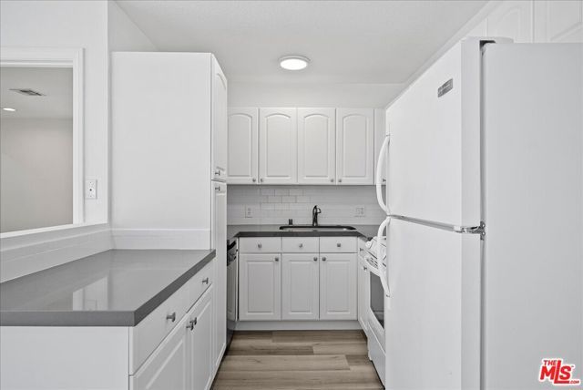 721 Beloit Avenue, Los Angeles, CA 90049