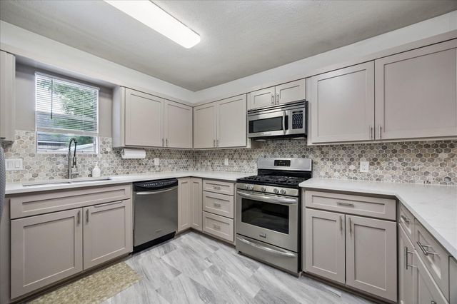 518 W 14th Street W, Houston, TX 77008