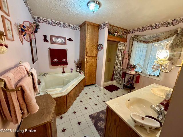 6486 Cedar Grove Rd, Shepherdsville, KY 40165