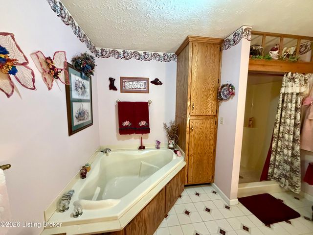 6486 Cedar Grove Rd, Shepherdsville, KY 40165