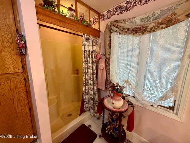 6486 Cedar Grove Rd, Shepherdsville, KY 40165