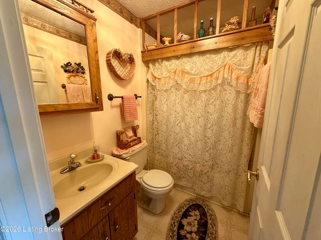 6486 Cedar Grove Rd, Shepherdsville, KY 40165