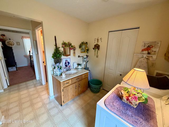 6486 Cedar Grove Rd, Shepherdsville, KY 40165