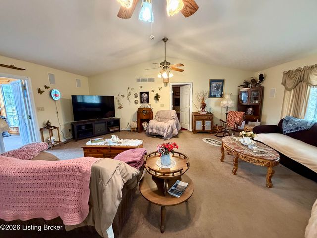 6486 Cedar Grove Rd, Shepherdsville, KY 40165