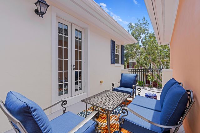 1057 E HERITAGE CLUB Circle, Delray Beach, FL 33483