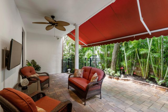 1057 E HERITAGE CLUB Circle, Delray Beach, FL 33483