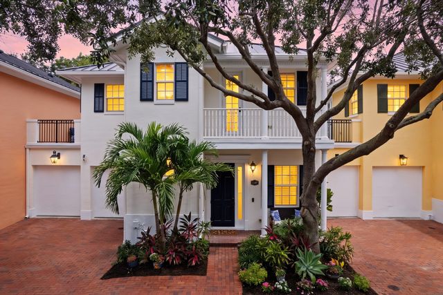 1057 E HERITAGE CLUB Circle, Delray Beach, FL 33483